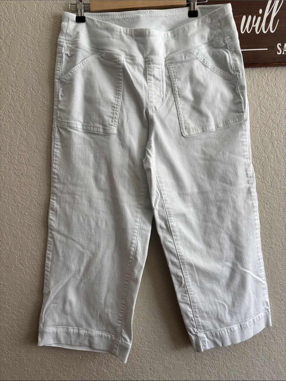 Belle by Kim Gravel White Cropped Bermuda